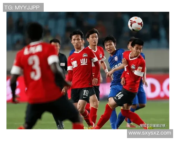 成都与广州足球队的较量分析与赛后总结探讨力量对比与战术应用